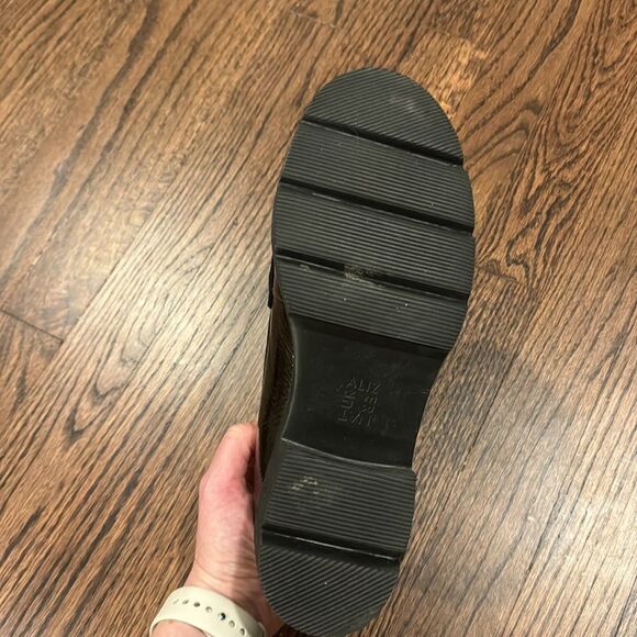 Naturalizer Dark Brown/Gold 2in Platform Loafer size 9 - Picture 10 of 10